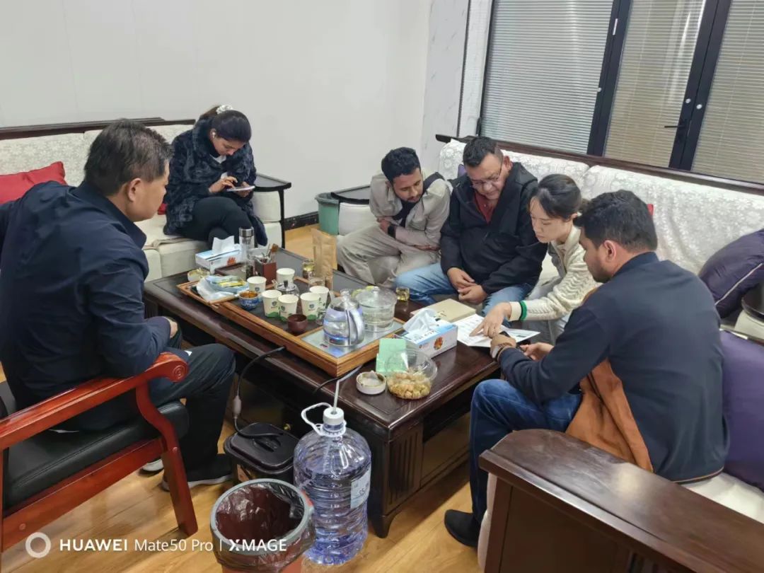 雙方就未來的深入合作進(jìn)行探討.jpg